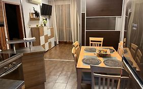 Brookforest Family Apartman